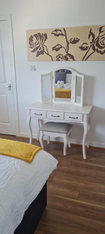 Silverburn New House With Free Parking And Nice Garden Glasgow Buitenkant foto